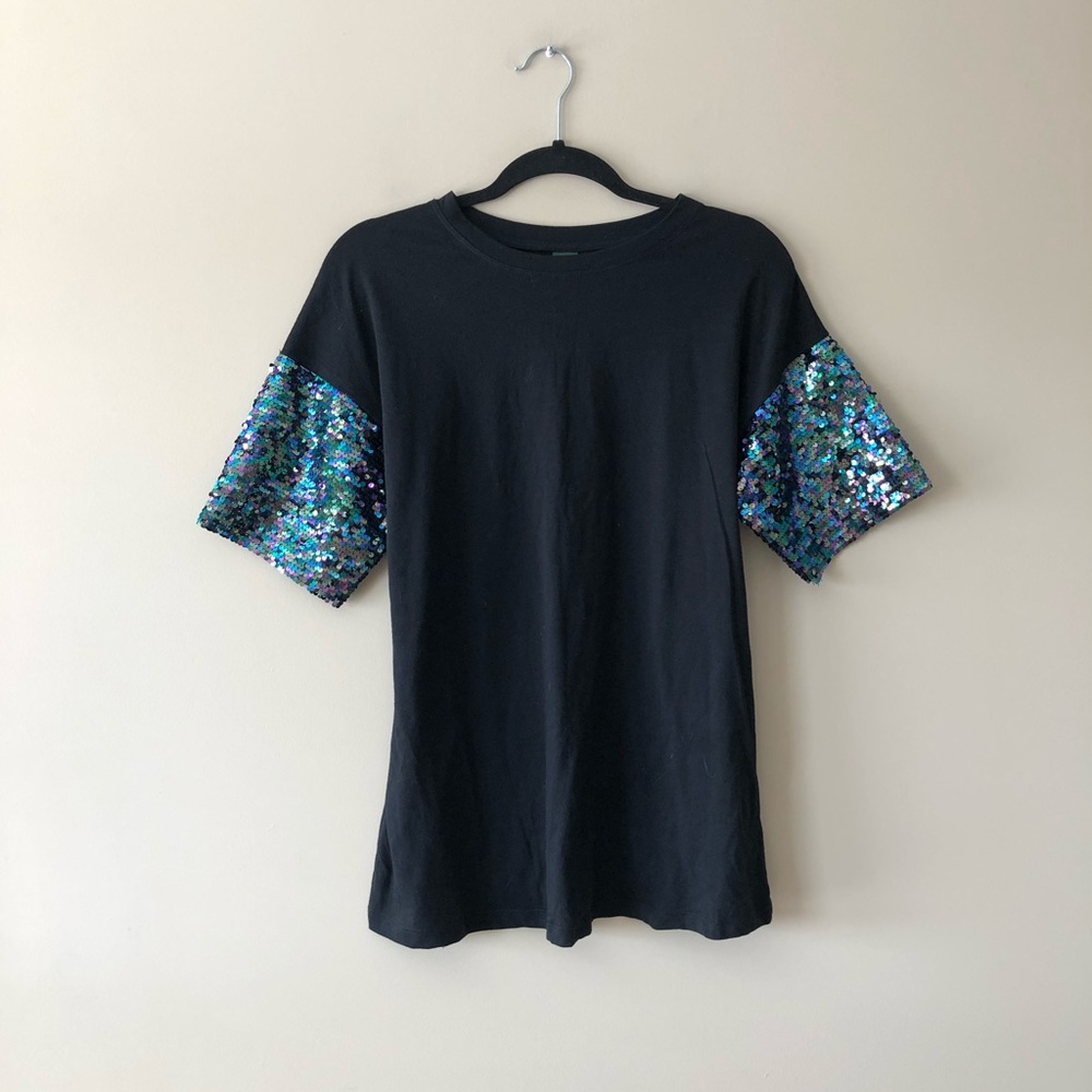Wild Fable black sequin short sleeve top